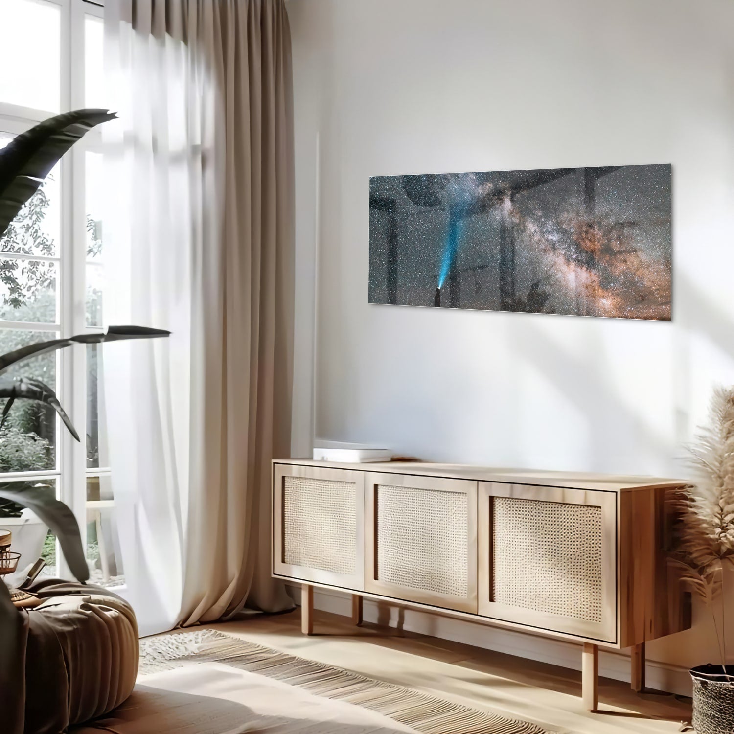 Glazen schilderij van een sterrenhemel met een lichtstraal.