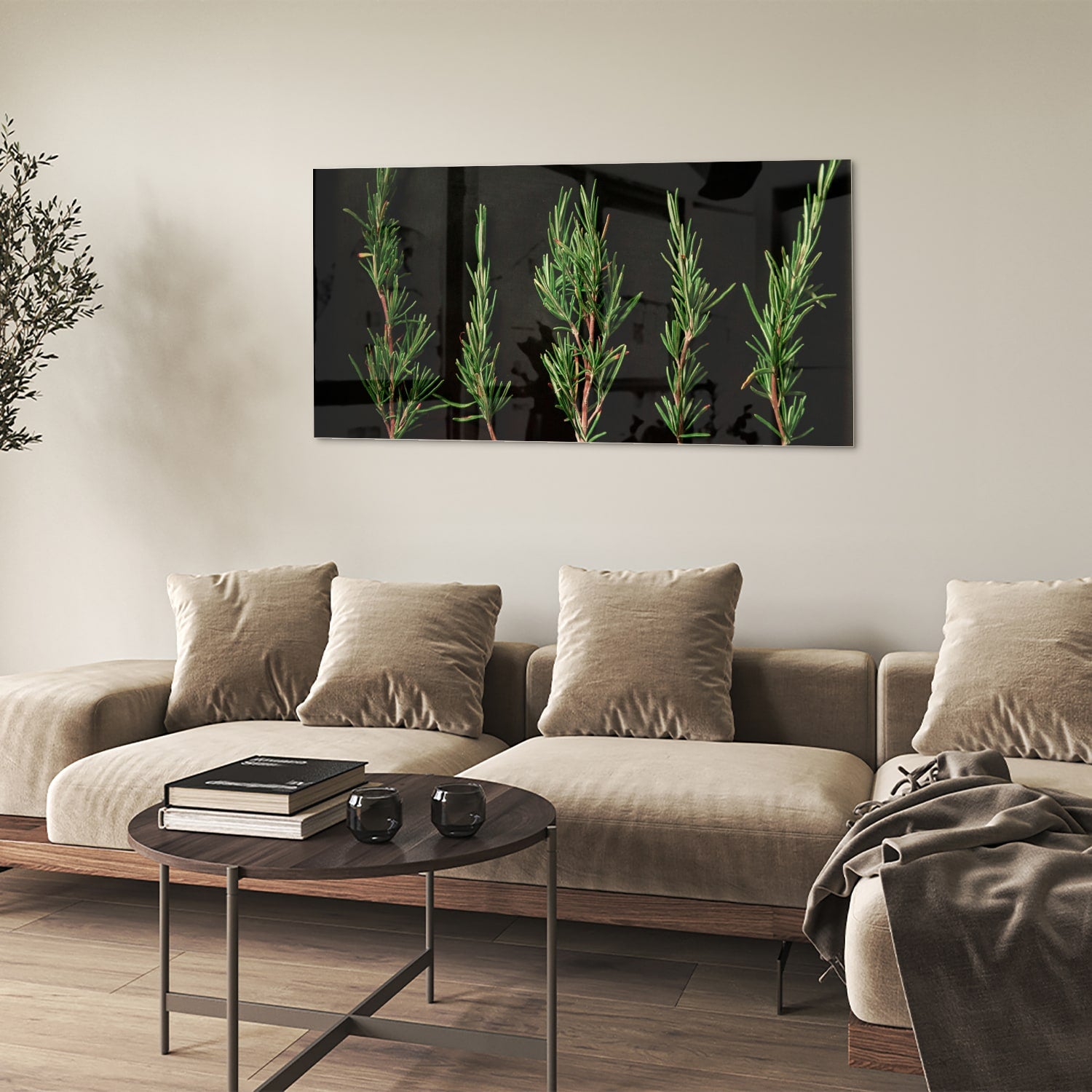 Glazen schilderij met illustraties van groene takken aan een wand.