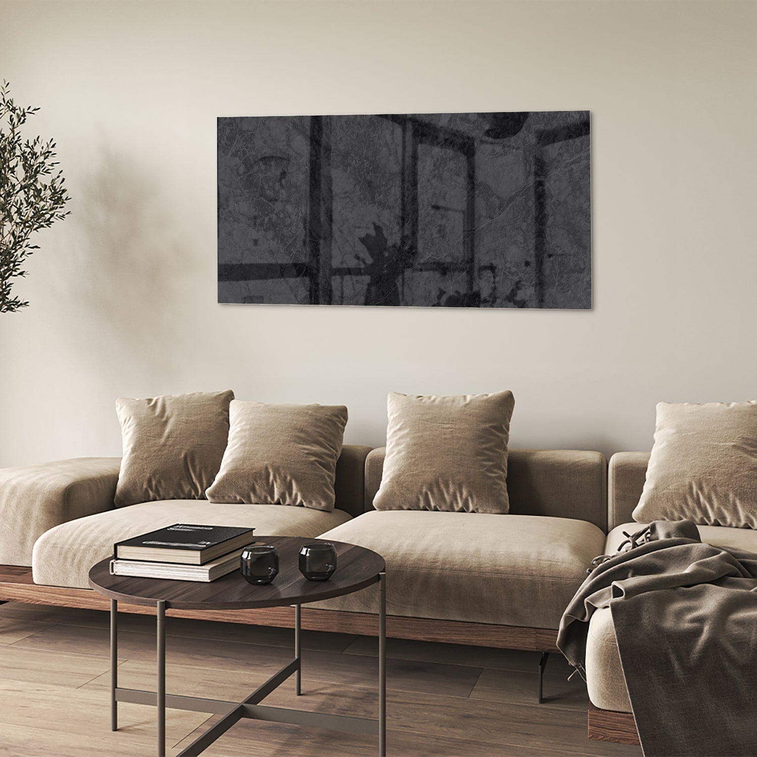 Abstract glazen schilderij met elegante zwarte tinten in een moderne woonkamer