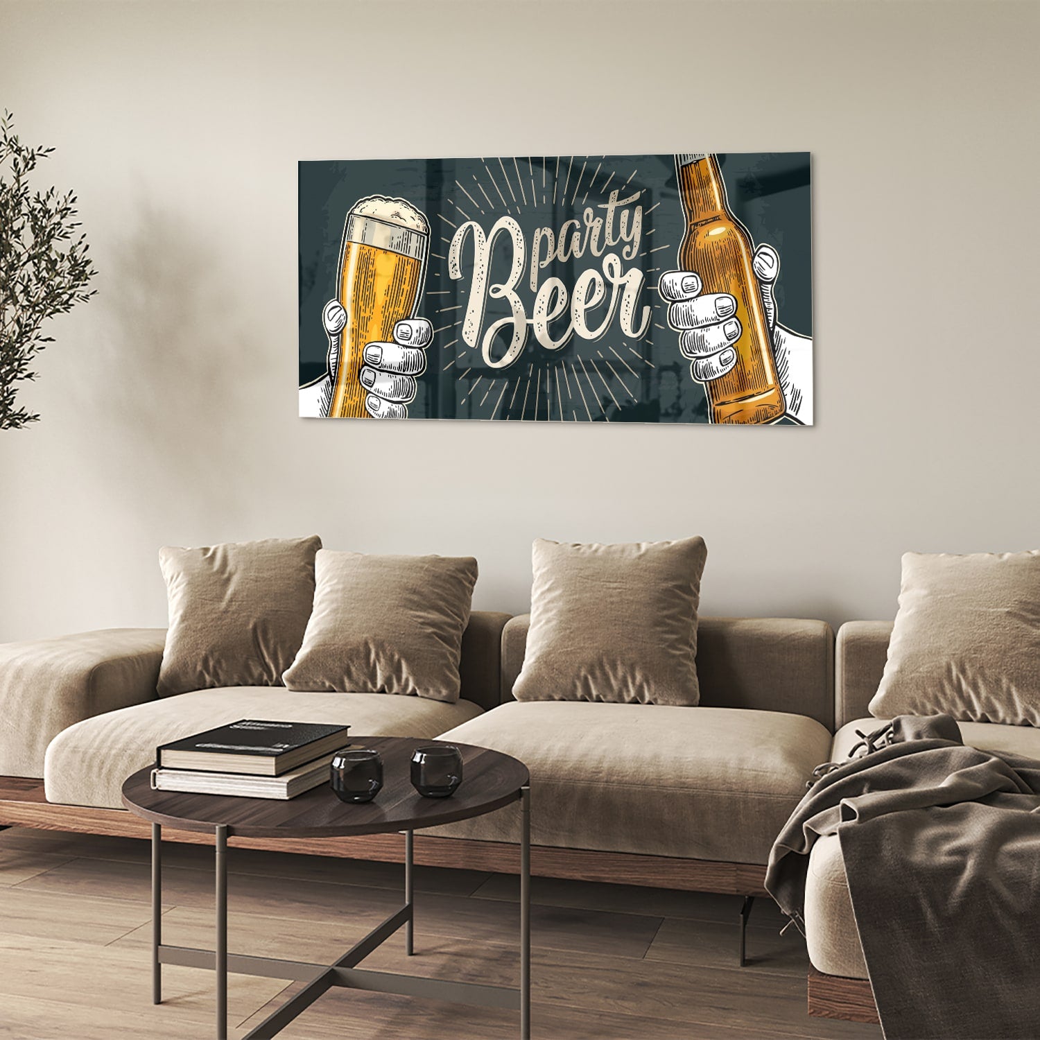 Feestelijk glazen schilderij met twee handen die bier vasthouden.