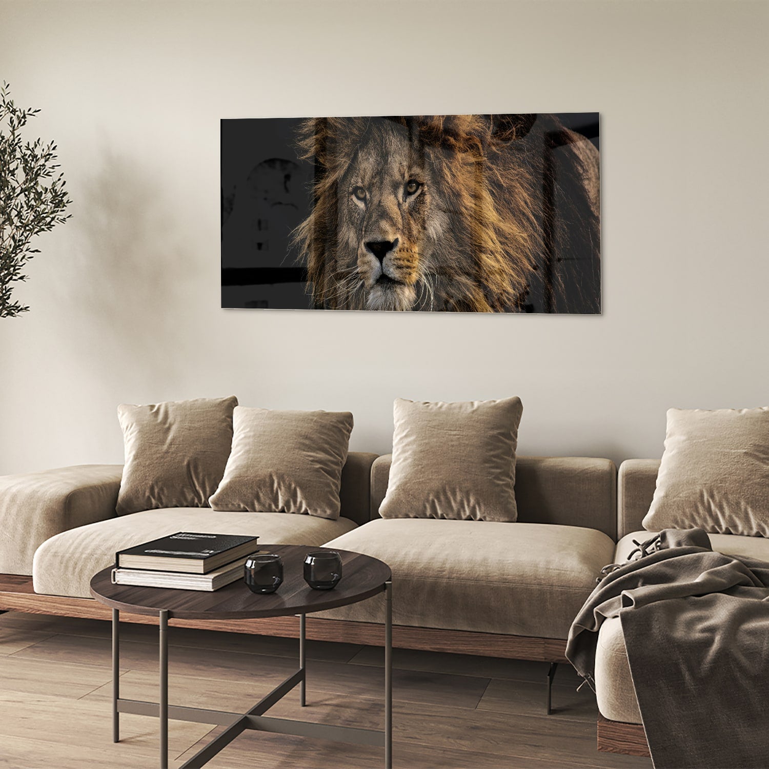 Glazen schilderij van een leeuw met een krachtige uitstraling