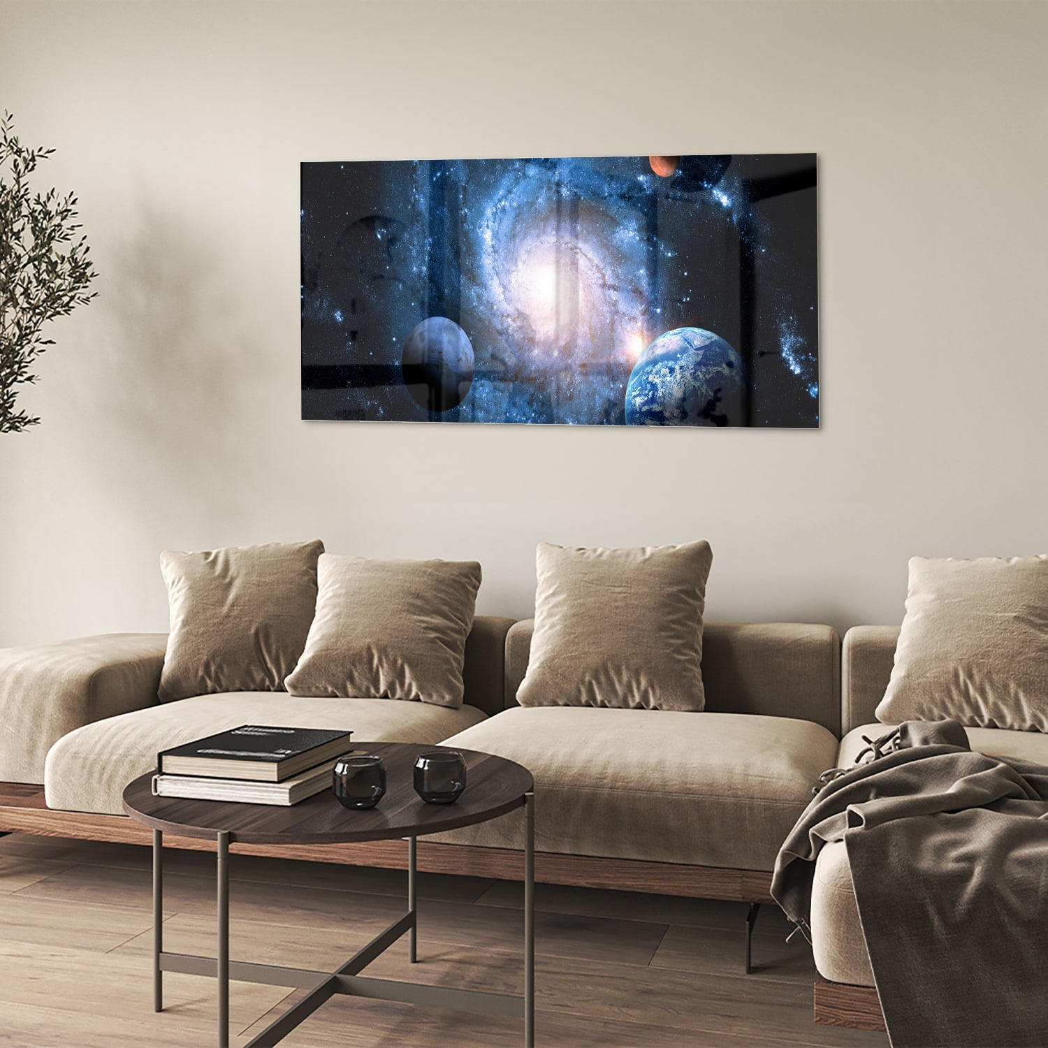 Glazen schilderij van het heelal met sterren en planeten, hangend aan de muur