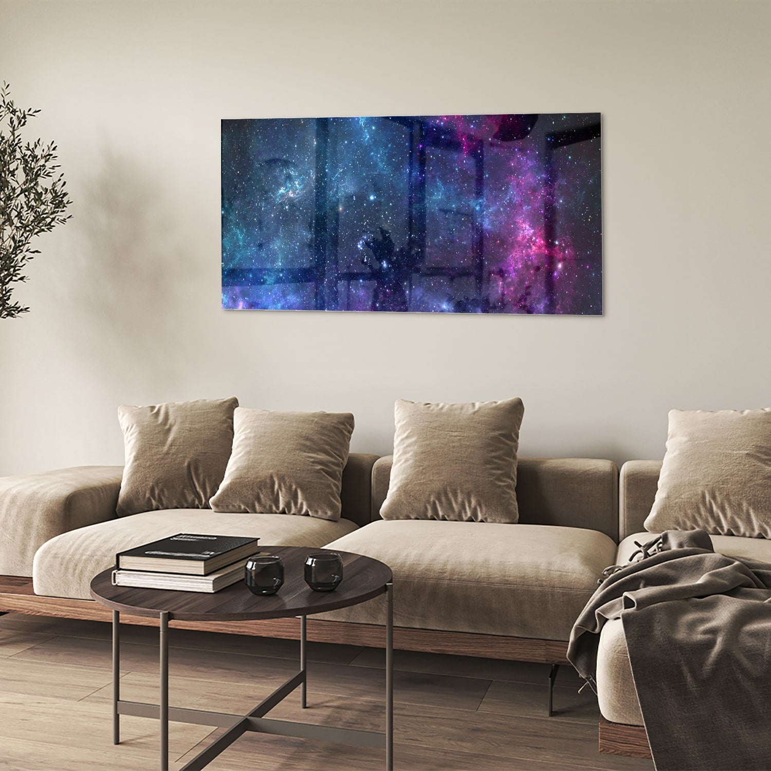 Glazen schilderij van het universum met kleurrijke sterren en nevels.