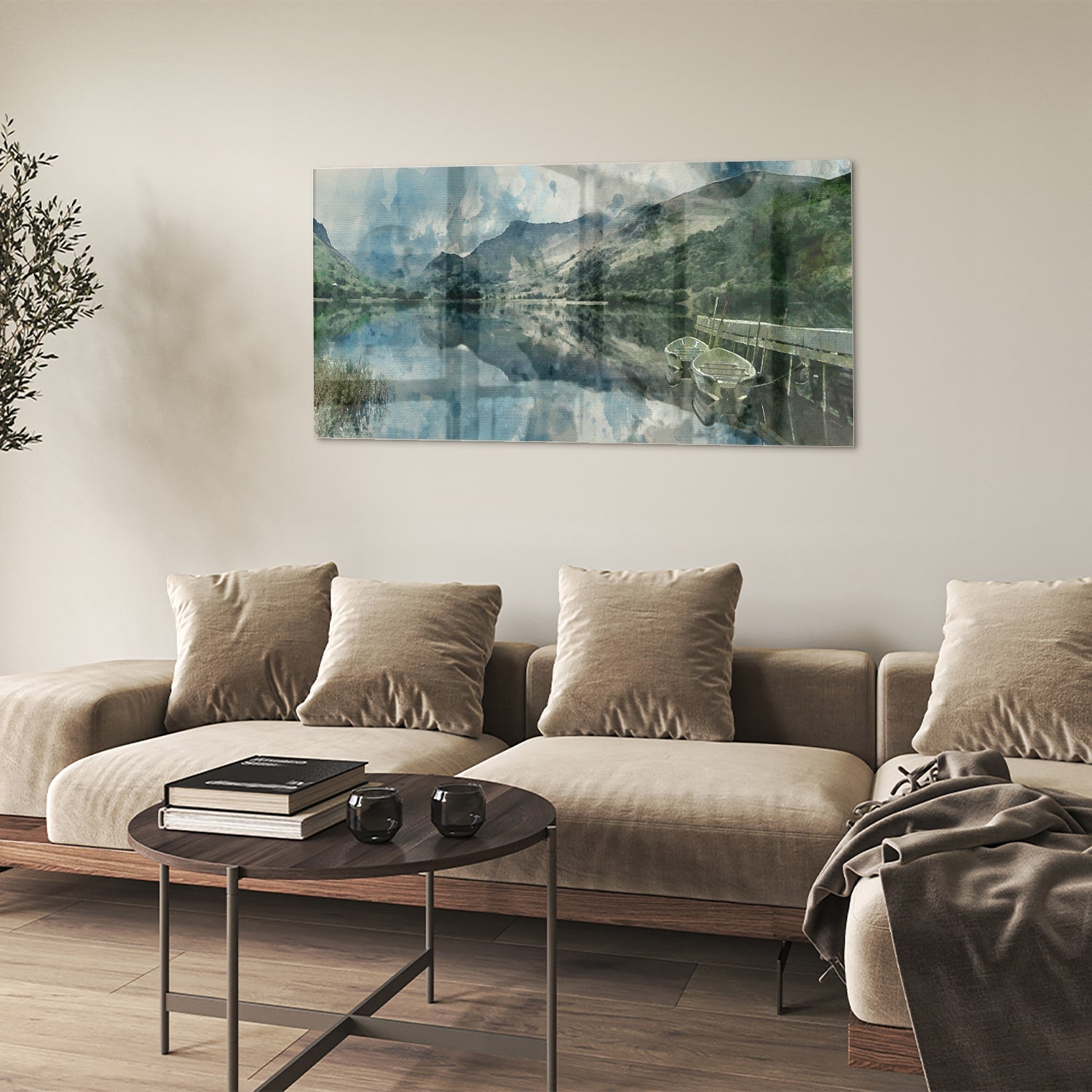 Glazen schilderij van een serene landschap met blauw meer en bergen