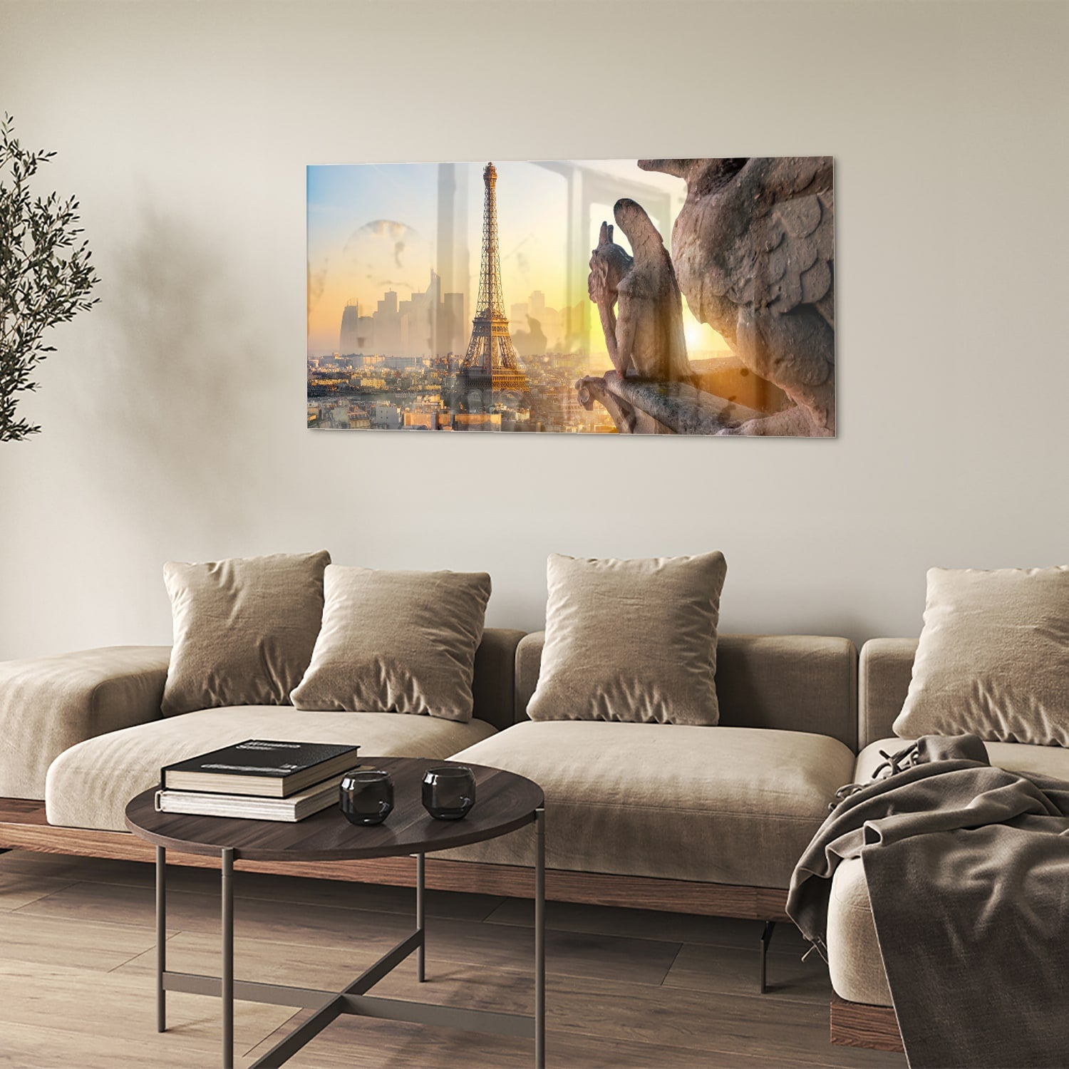 Glazen schilderij met de Eiffeltoren tijdens zonsondergang boven Parijs.