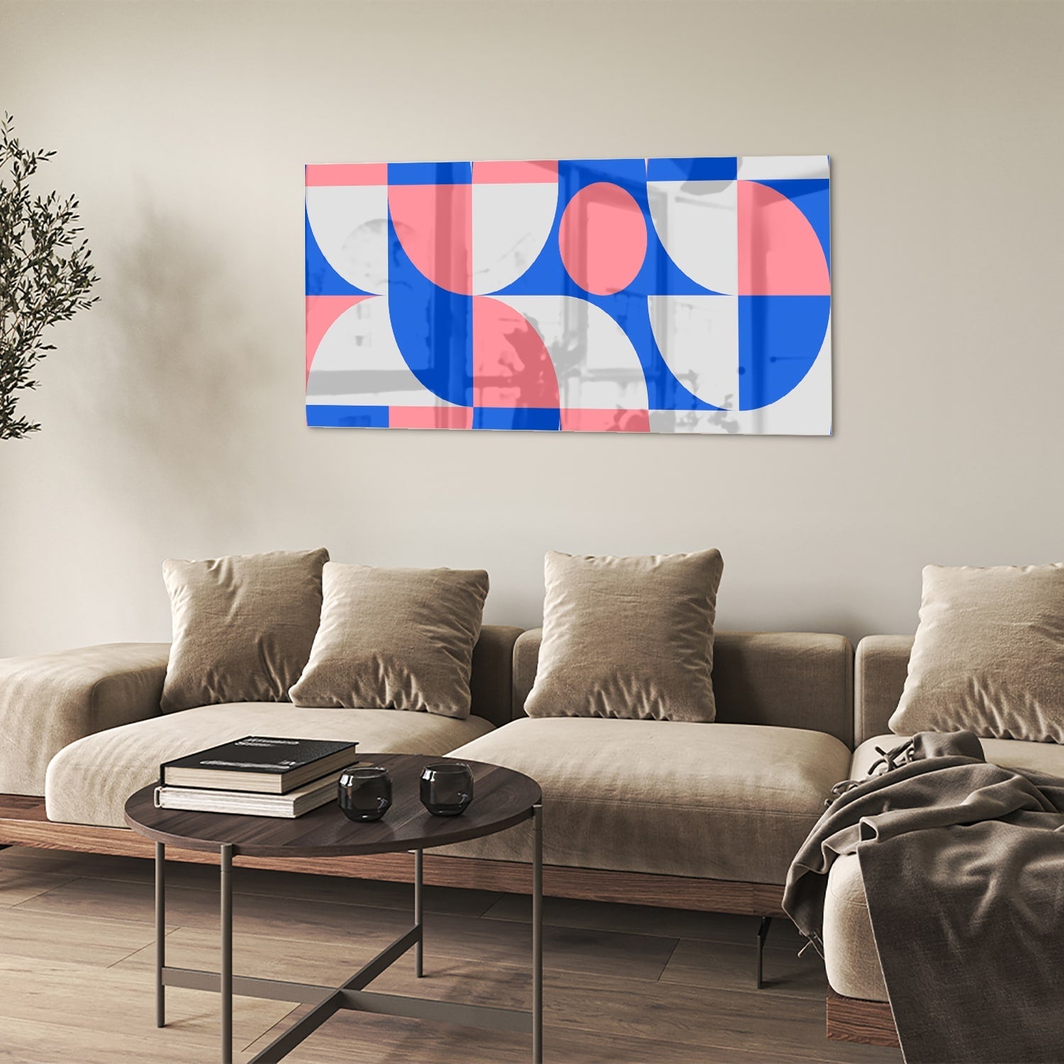 Abstract glazen schilderij met vormen in blauw en roze, perfect voor wanddecoratie.