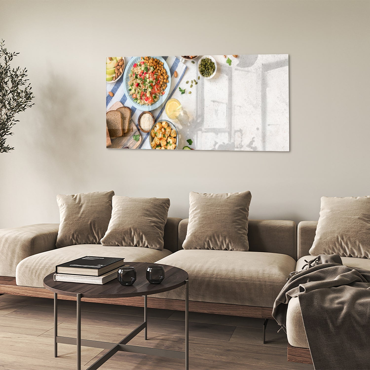 Kleurrijk glazen schilderij met een variteit aan verse gerechten en ingredinten, ideaal voor keukeninspiratie.