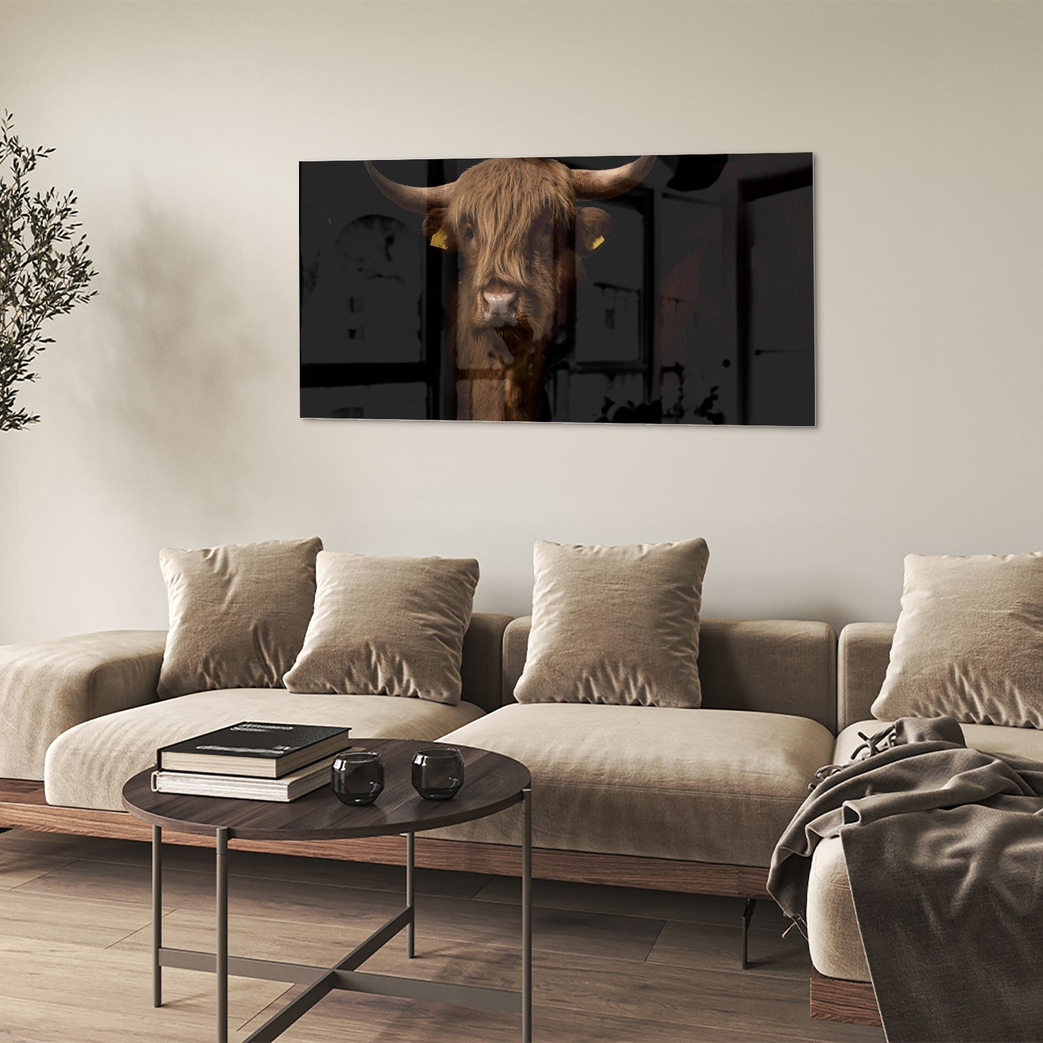 Glazen schilderij van een hooglander, een krachtige uitstraling in interieurdecoratie.