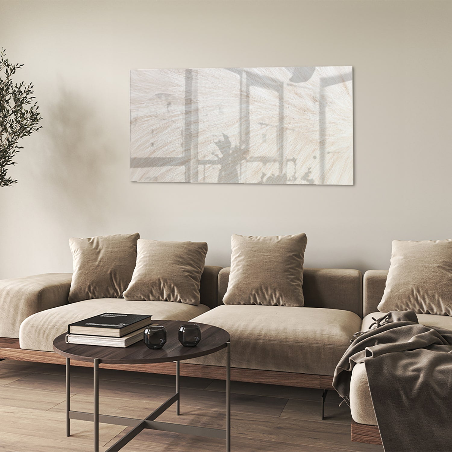 Minimalistisch glazen schilderij met een subtiel natuurthema aan de muur.