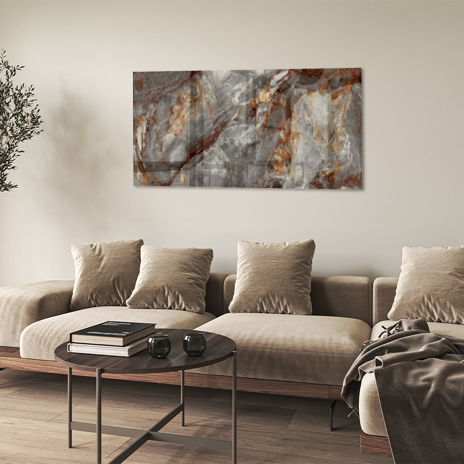 Glazen schilderij met marmerlook in grijs en oranje aan de muur