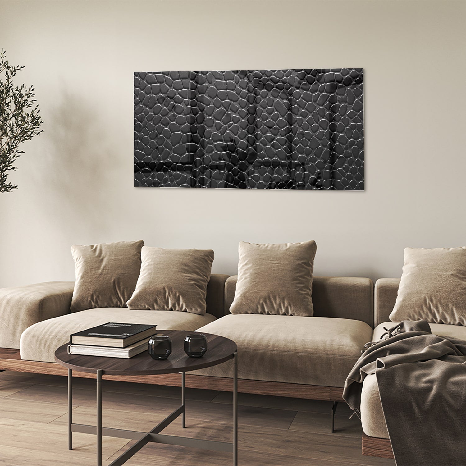Zwart glazen schilderij met textuur in een moderne woonkamer.