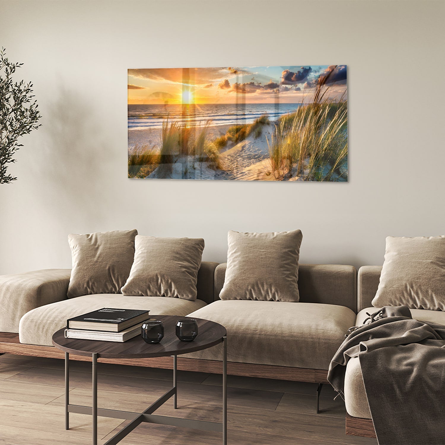Glazen schilderij van een zonsondergang bij het strand met duinen en gras