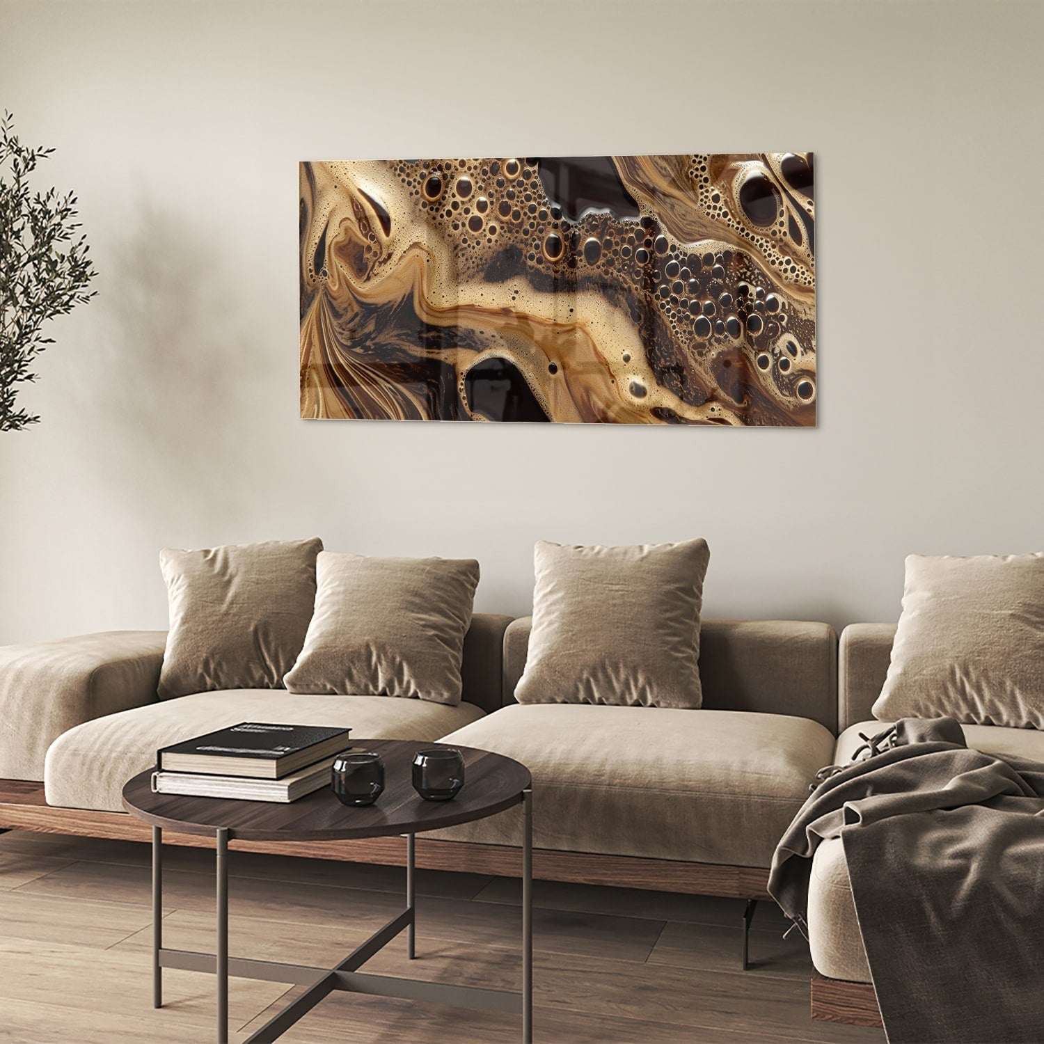 Abstract glazen schilderij met aardse kleuren en organische vormen, geschikt voor moderne interieurs.