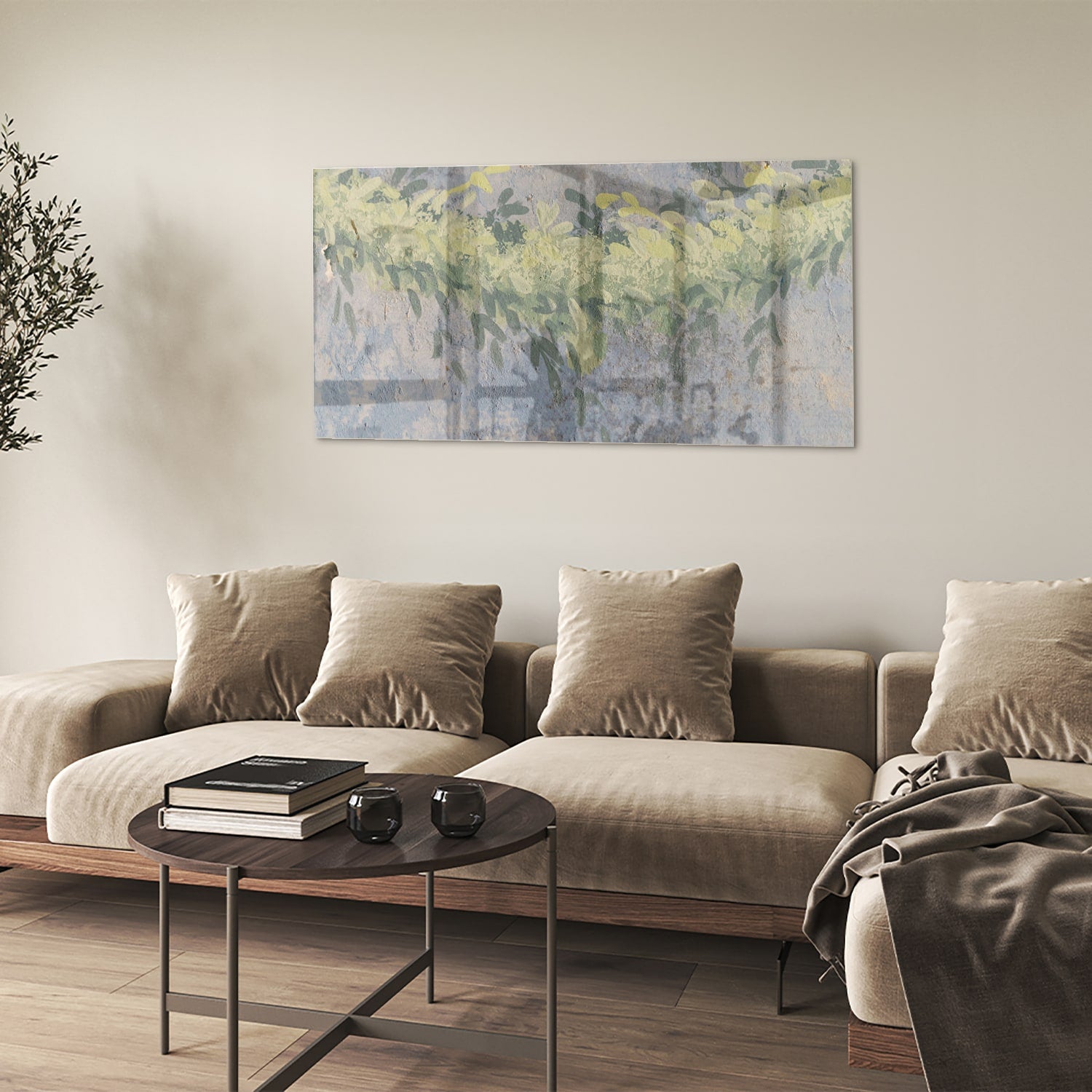 Glazen schilderij van gele bloemen in een lichte kamer