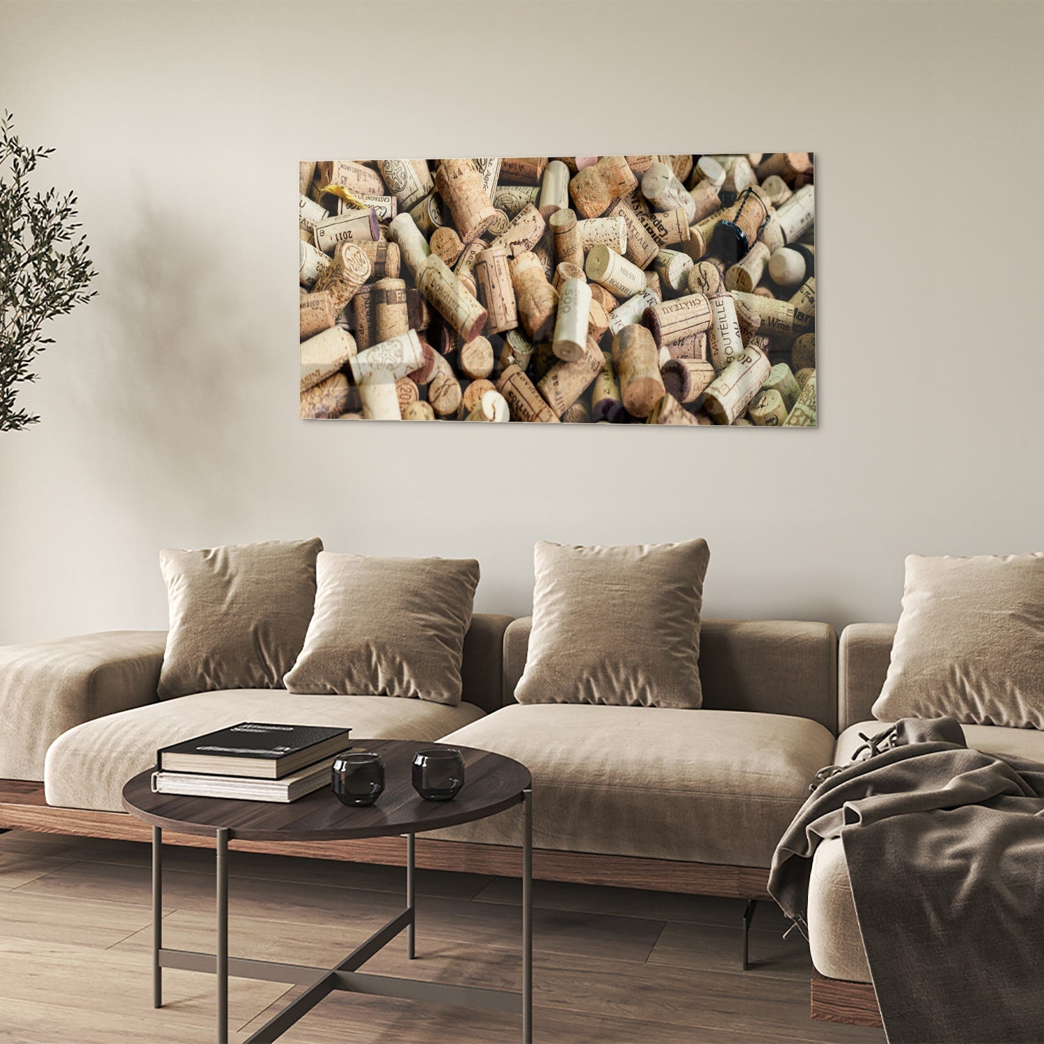Glazen schilderij met een stapel wijnkurken op een muur.