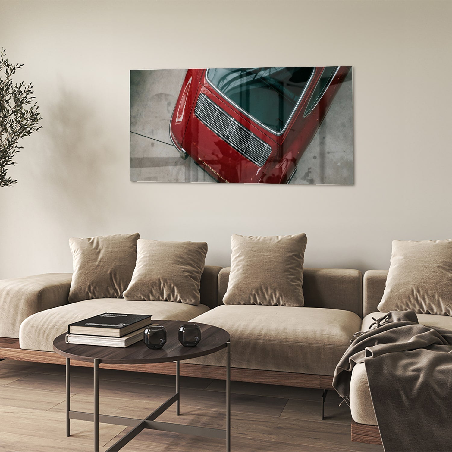 Glazen schilderij van een bovenaf gezien rode auto op een muur.