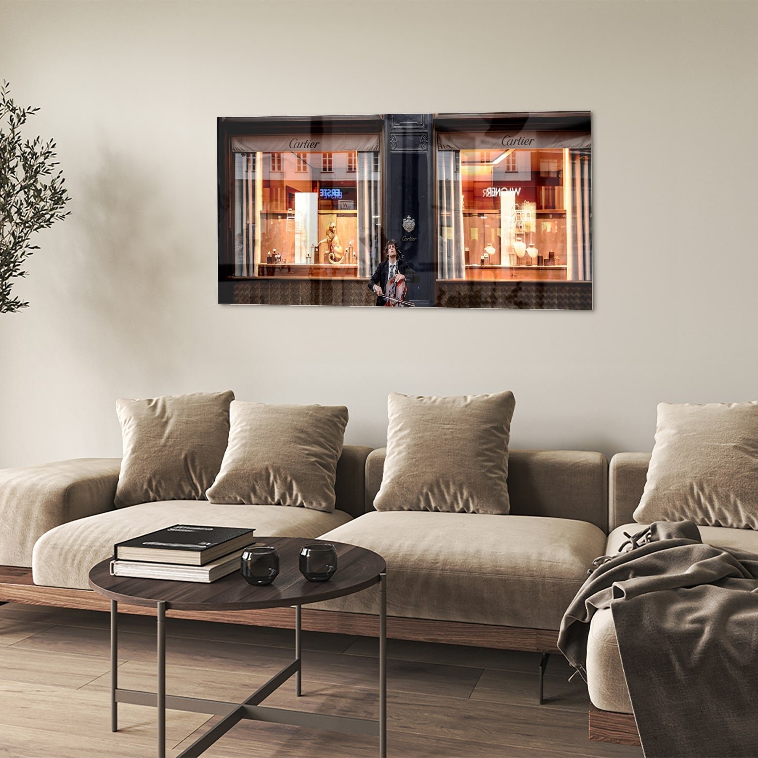 Luxe glazen schilderij van de Cartier winkel met elegantie en stijl.