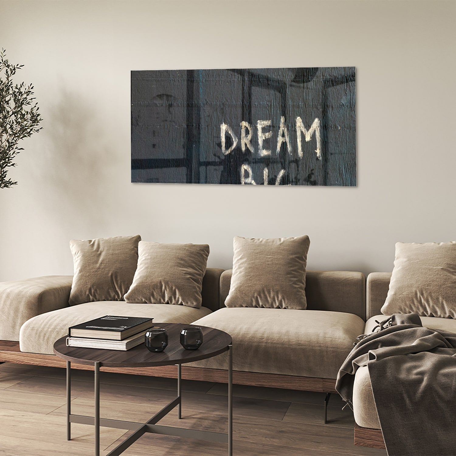 Glas schilderij met tekst 'DREAM BIG' in modern interieur