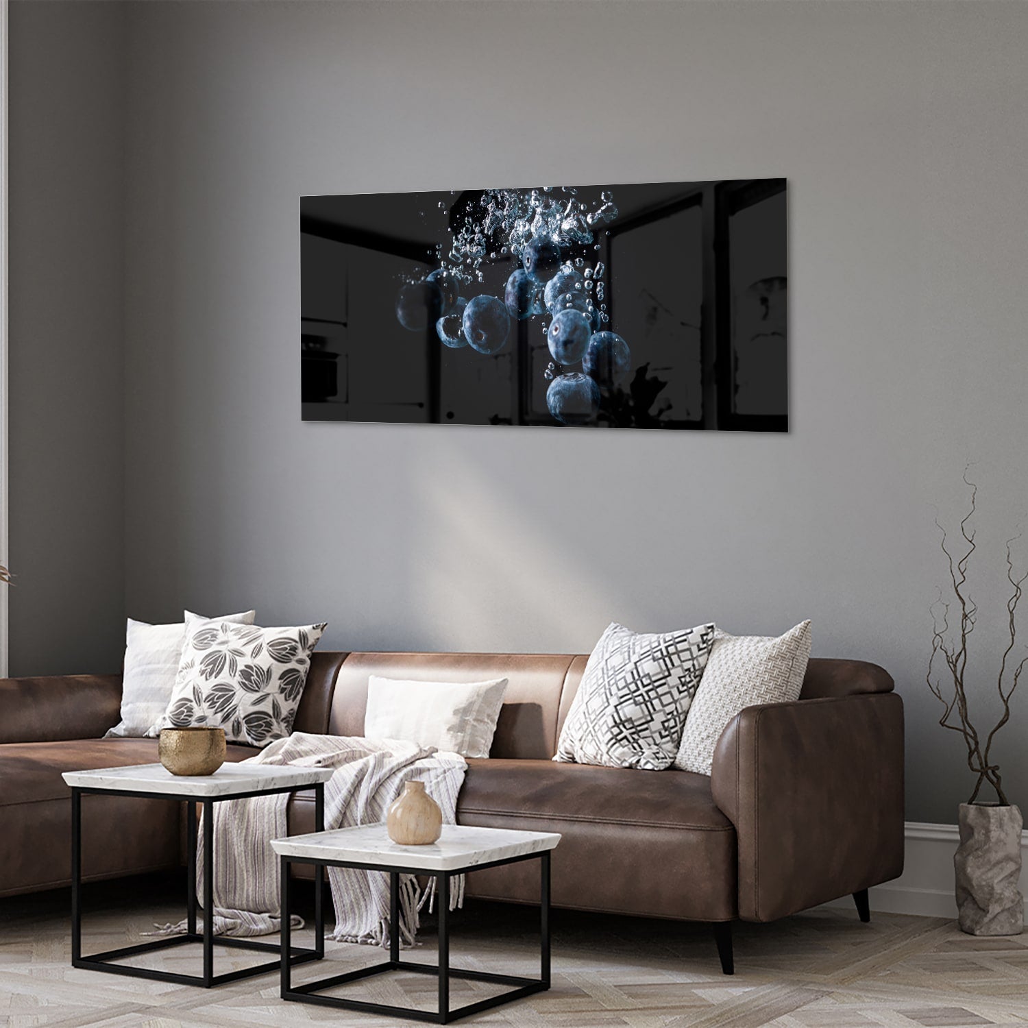 Abstract glazen schilderij met luchtbellen in zwart water