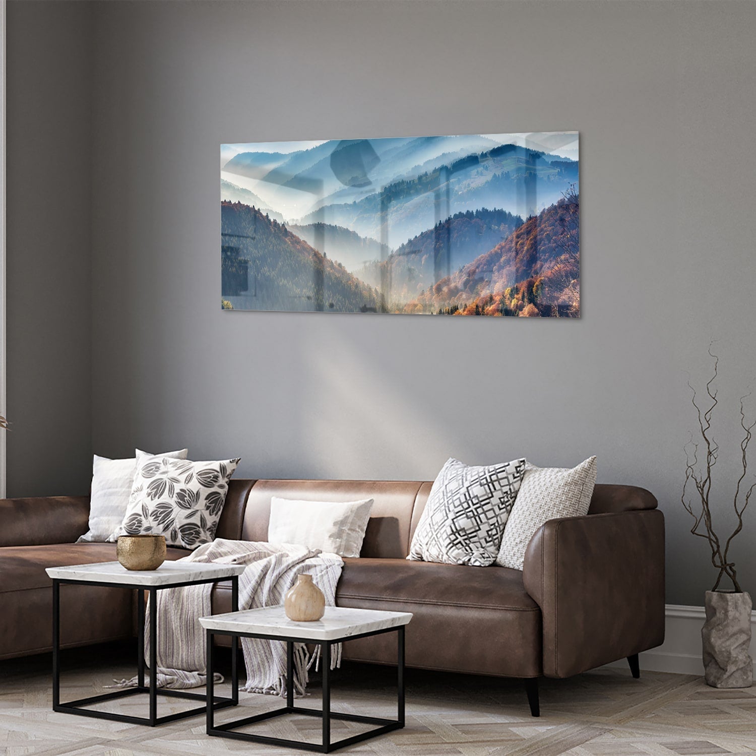 Glazen schilderij met een adembenemend berglandschap in warme herfstkleuren