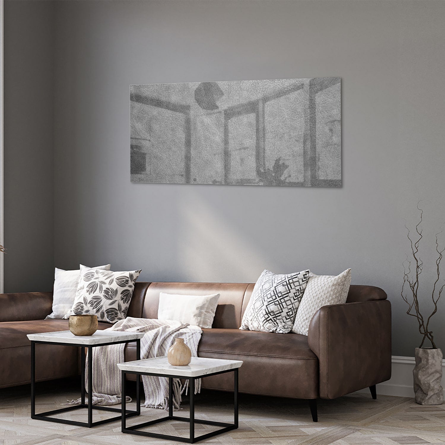 Minimalistisch glazen schilderij met subtiele schaduwen aan de muur