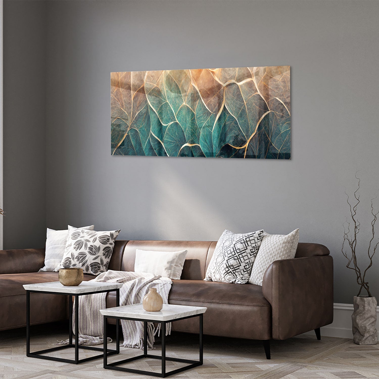 Prachtig glazen schilderij met bladeren in turquoise en gouden lijnen.