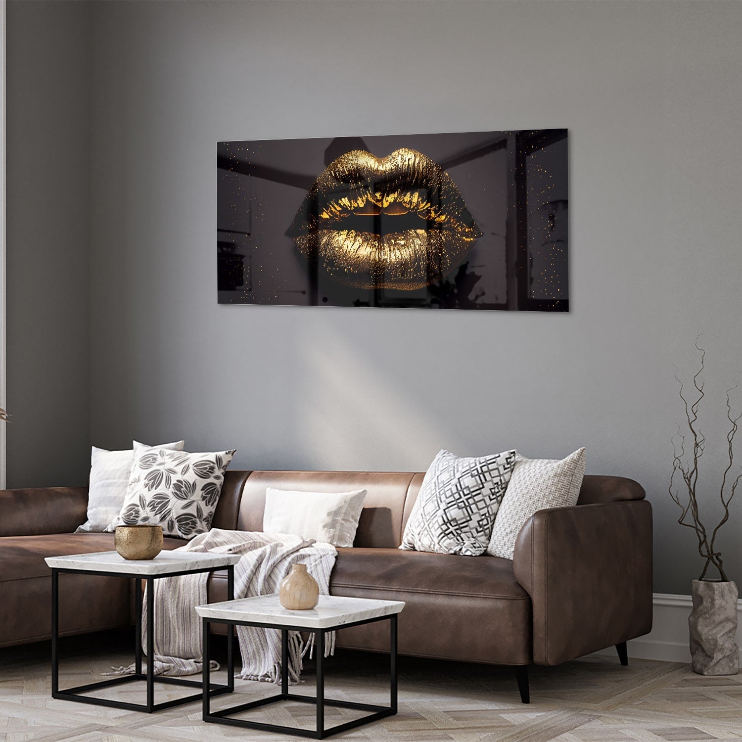 Glazen schilderij met gouden lippen, elegant voor in de woonkamer.