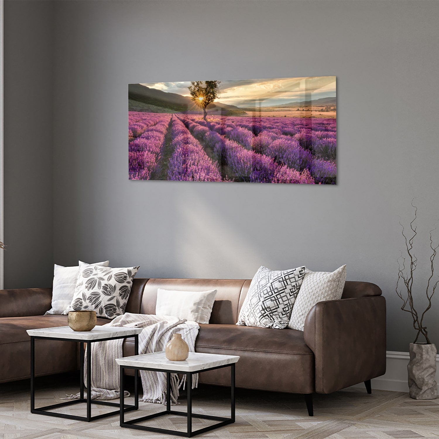 Glazen schilderij van paarse lavendelvelden tijdens de zonsondergang