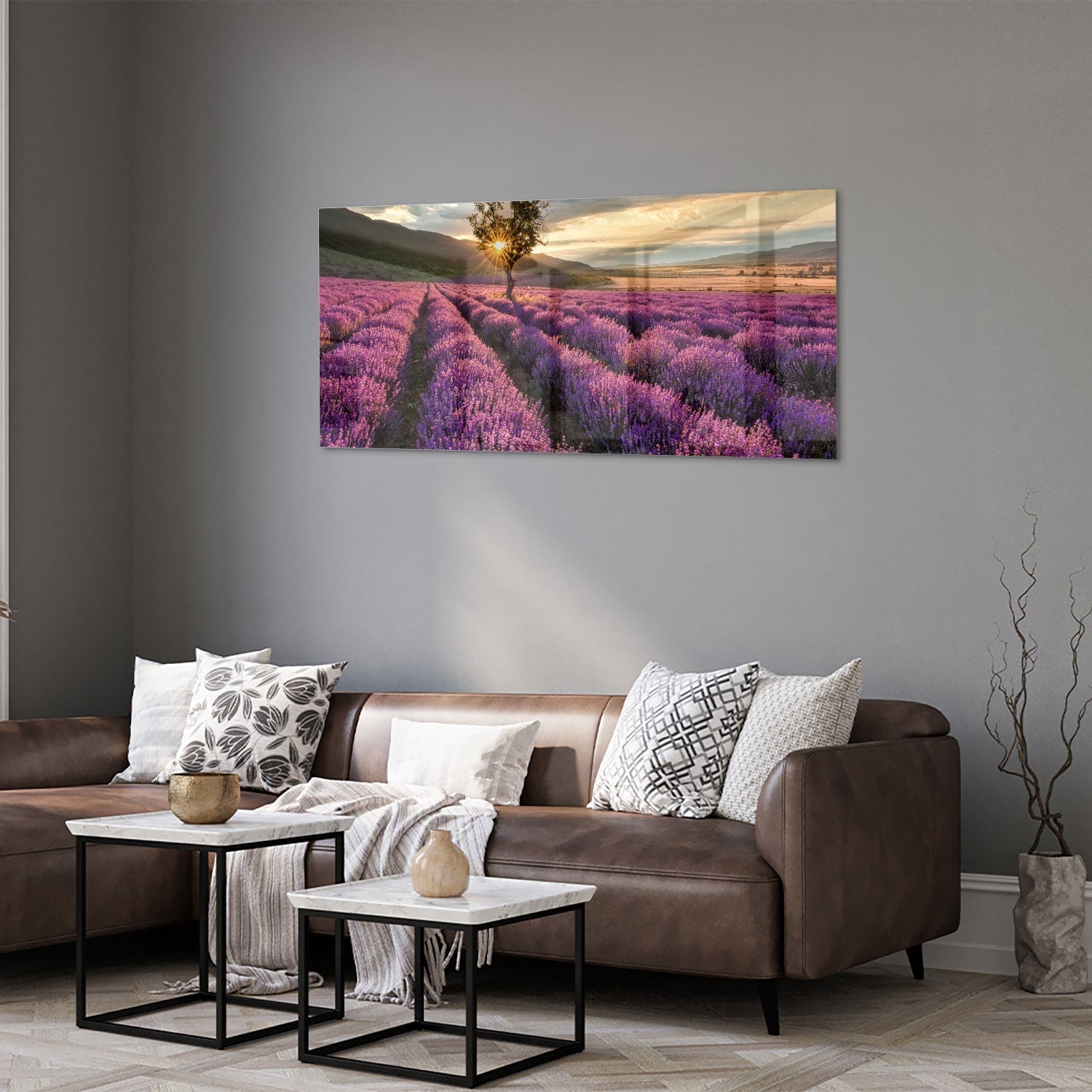 Glazen schilderij van paarse lavendelvelden tijdens de zonsondergang