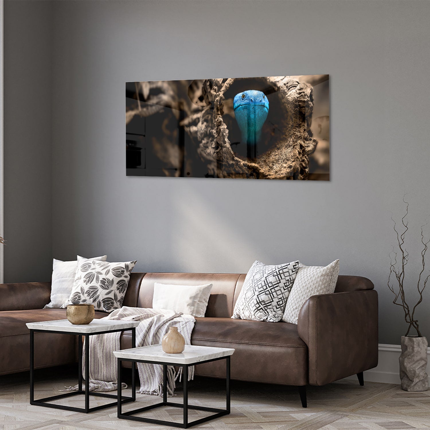 Glas schilderij met een blauwe parel in een nest, stijlvol en modern.
