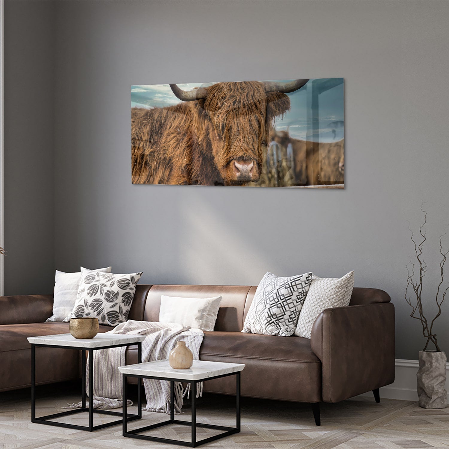 Glas schilderij van een Highlander koe met een mooie achtergrond.