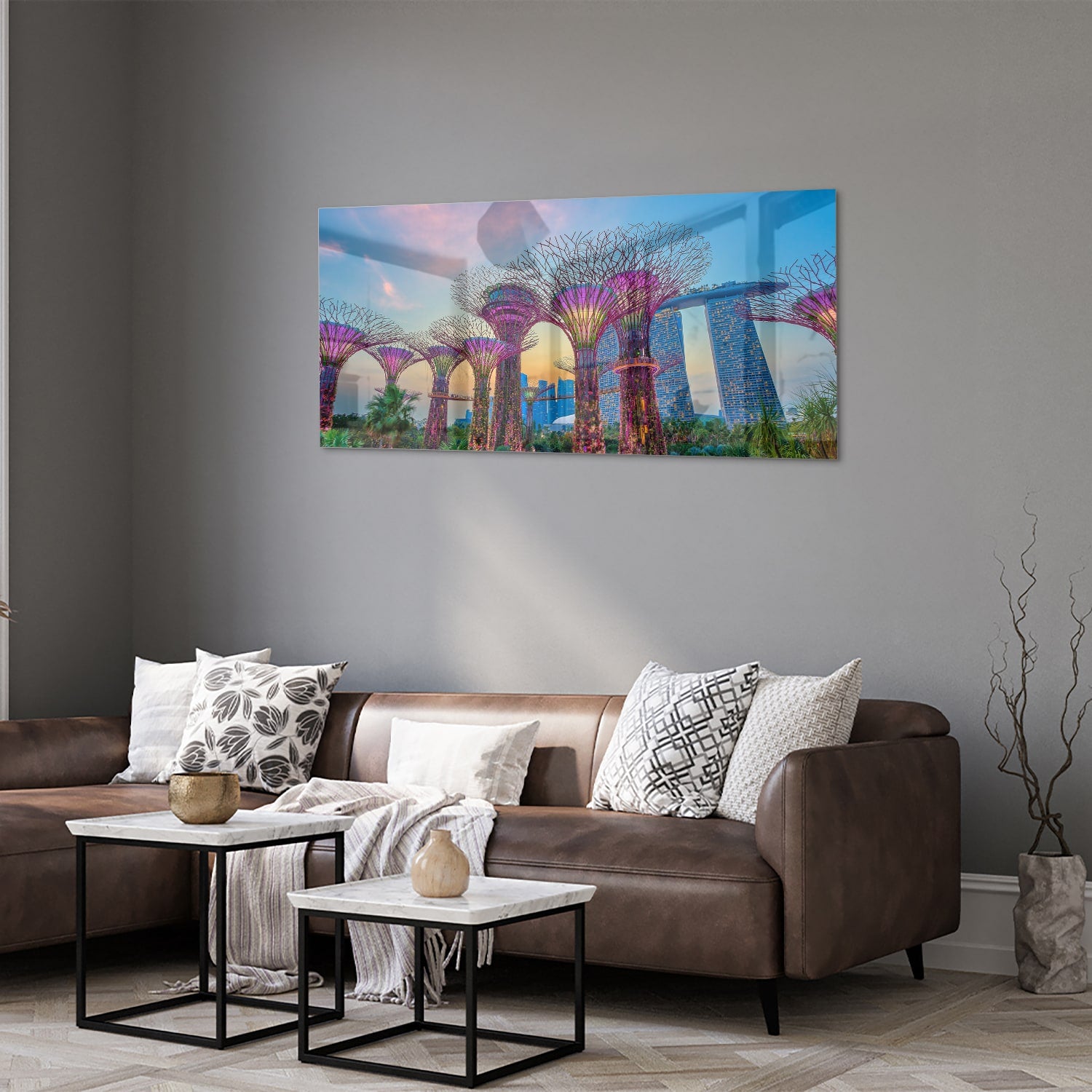 Glazen schilderij van de Boom van het Leven in Singapore met kleurrijke details