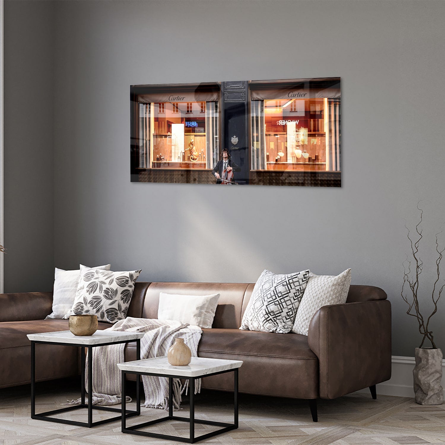 Luxe glazen schilderij van de Cartier winkel met elegantie en stijl.