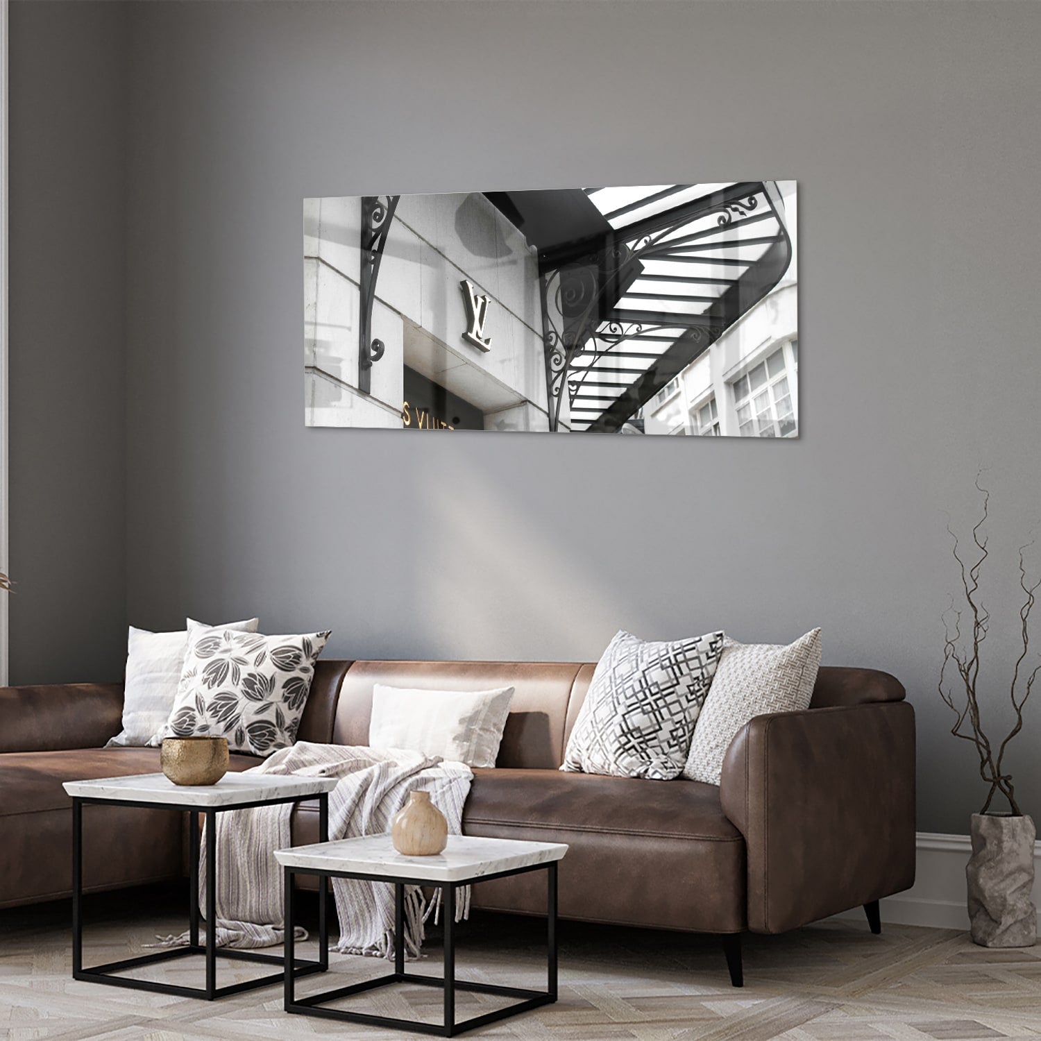 Glazen schilderij van luxe boetiek in zwart-wit, perfecte wanddecoratie.