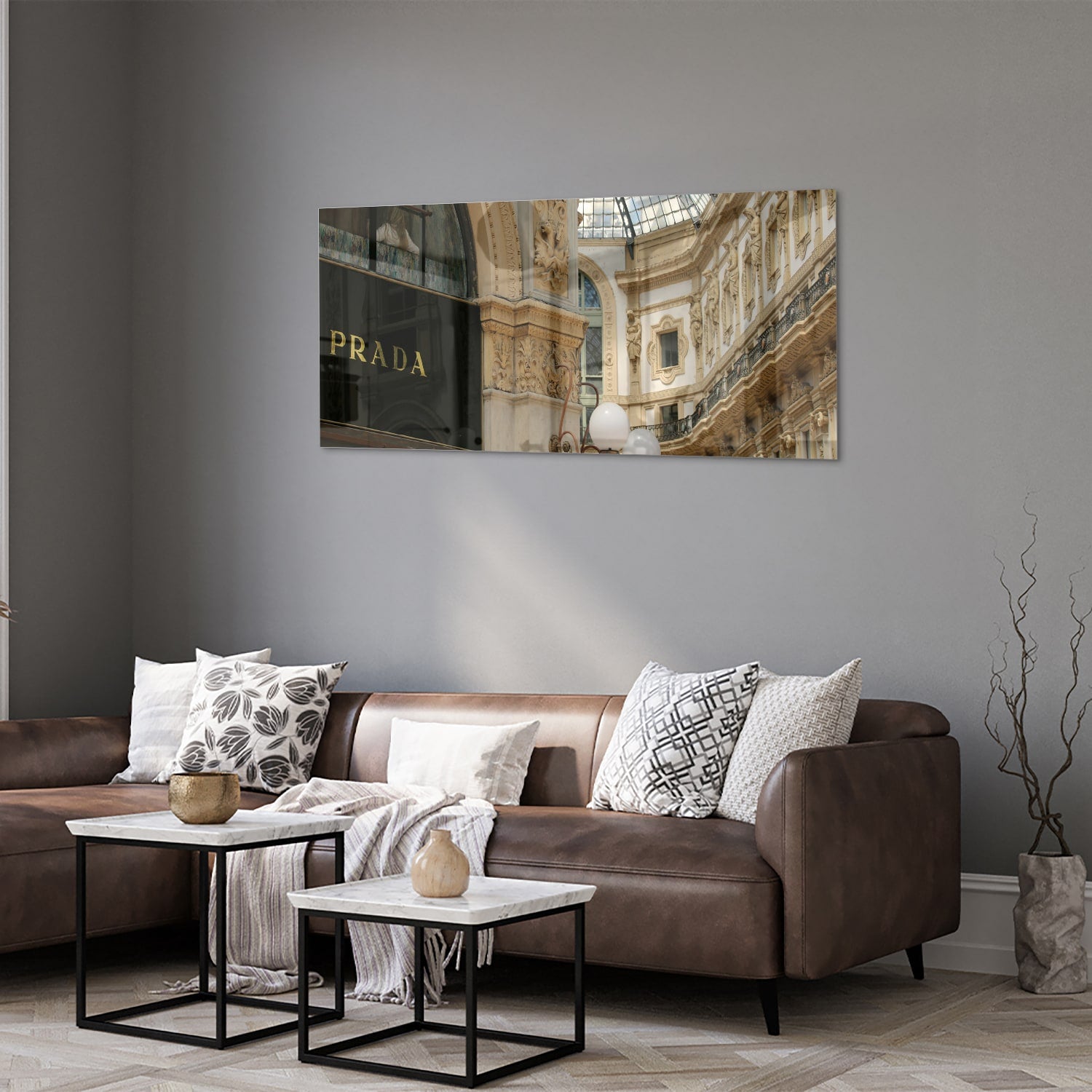Glazen schilderij van een luxe boetiek met elegante details