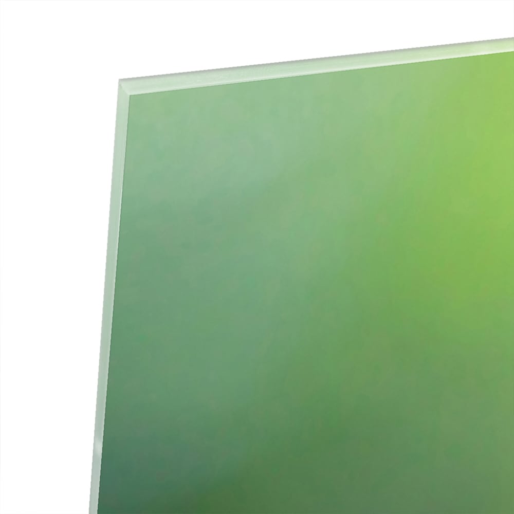 Glazen schilderij van een vrolijke boomkikker op een groene achtergrond