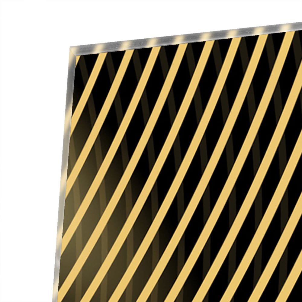 Glazen schilderij met gouden lijnen op zwarte achtergrond in stijlvolle ruimte.