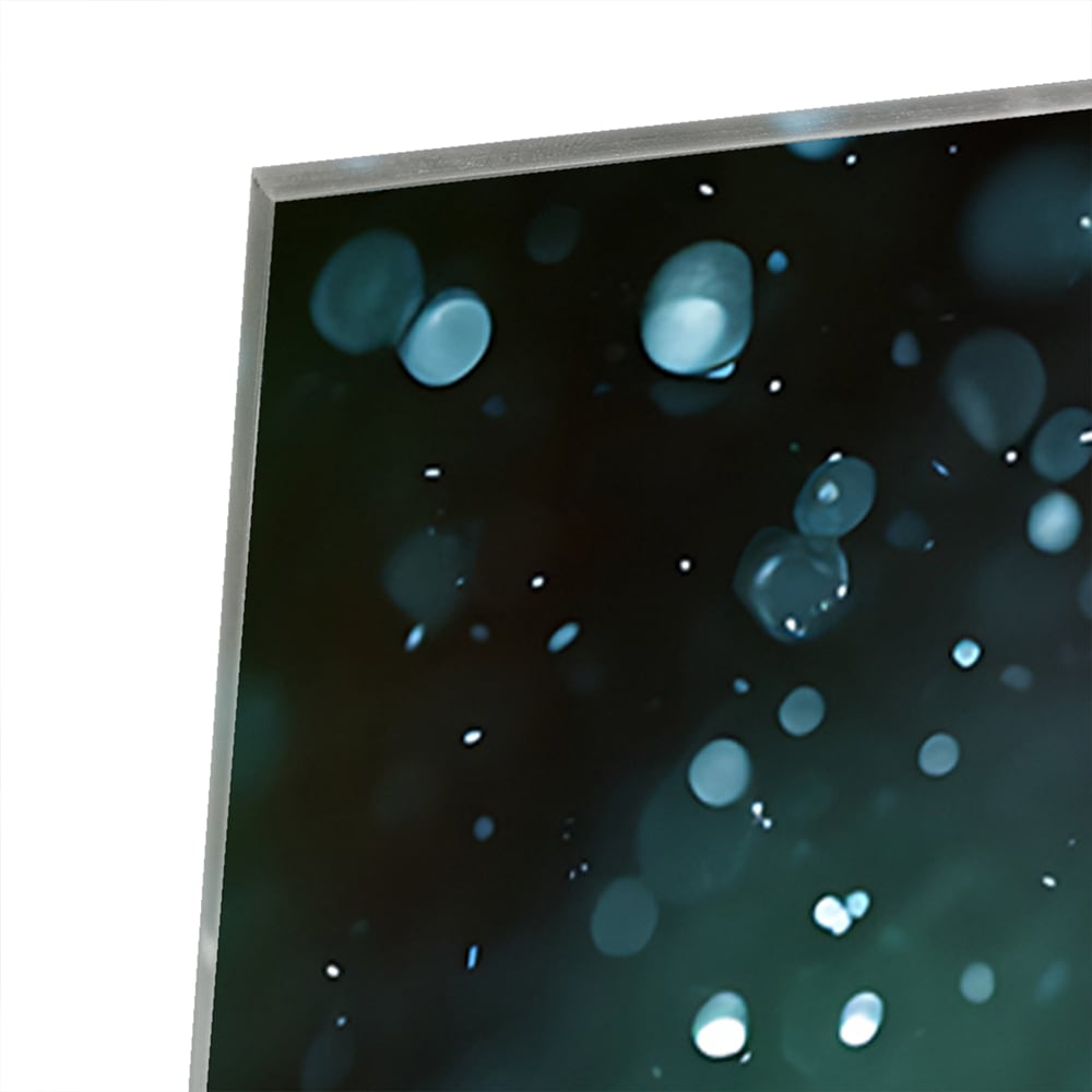 Glas schilderij van kokosnoten met spetters water, perfect voor wanddecoratie.