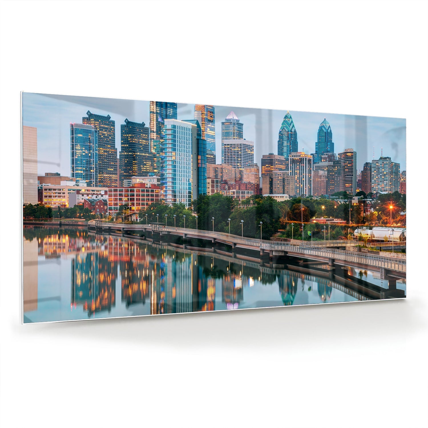 Glazen schilderij met een stadsgezicht en reflecties in het water