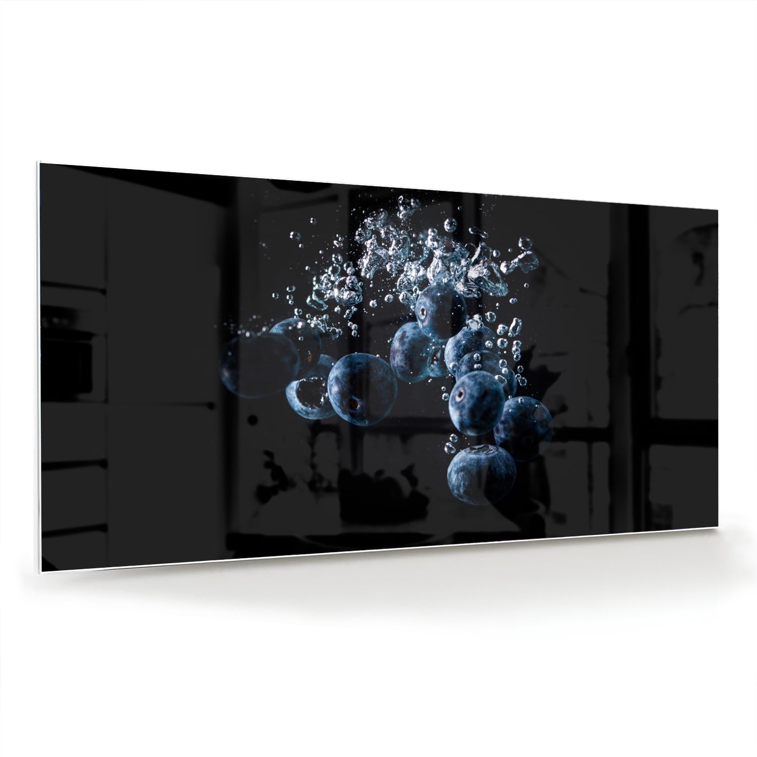Abstract glazen schilderij met luchtbellen in zwart water