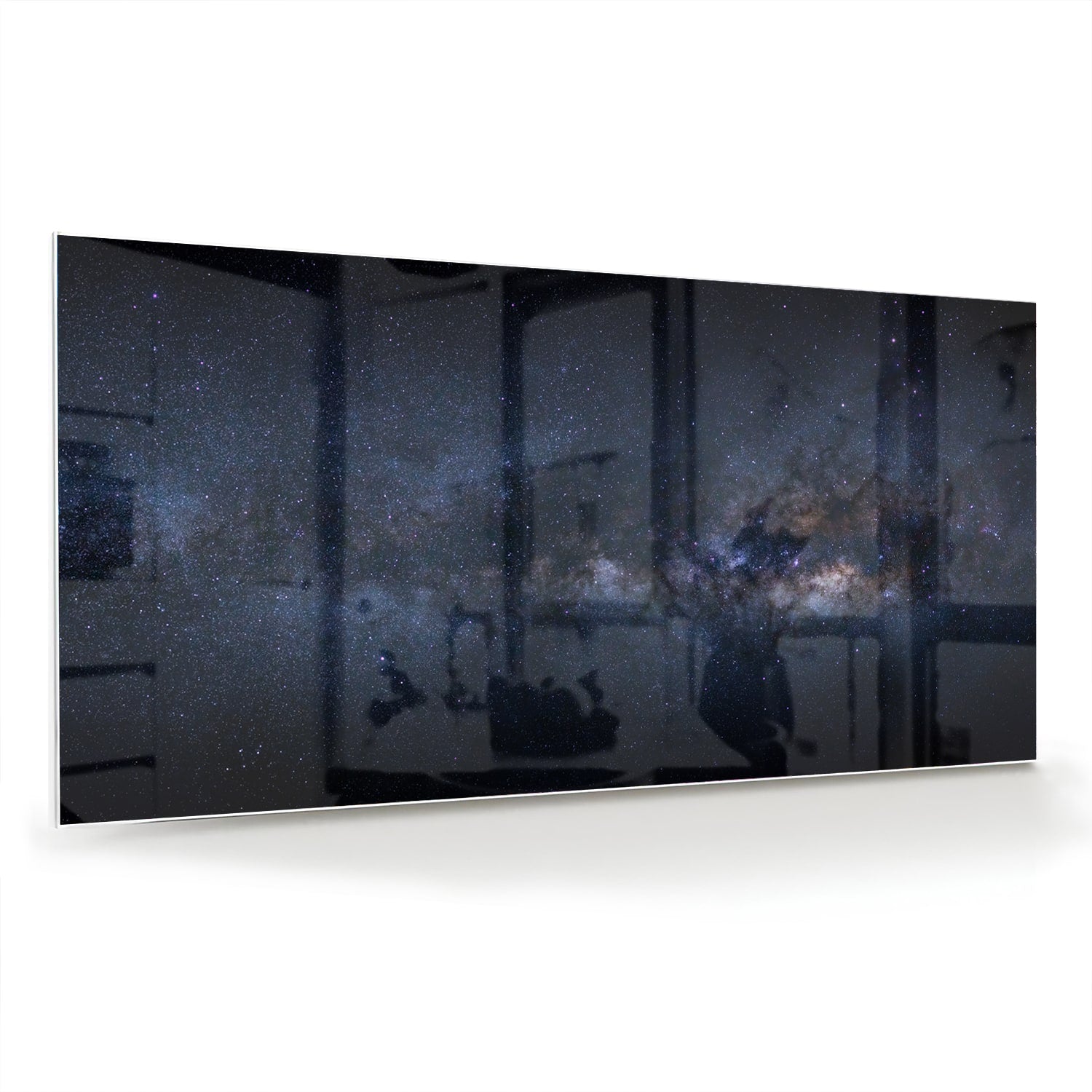 Glas schilderij met een sterrenhemel in een moderne woonkamer.