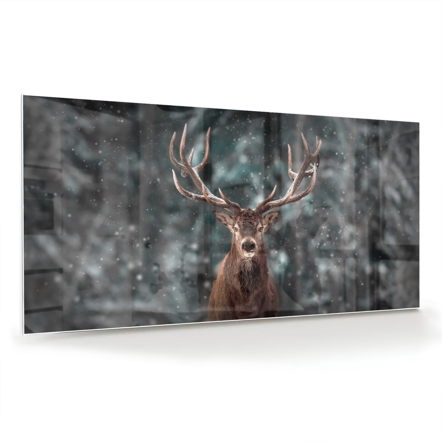 Glazen schilderij van een hert in een winterse setting
