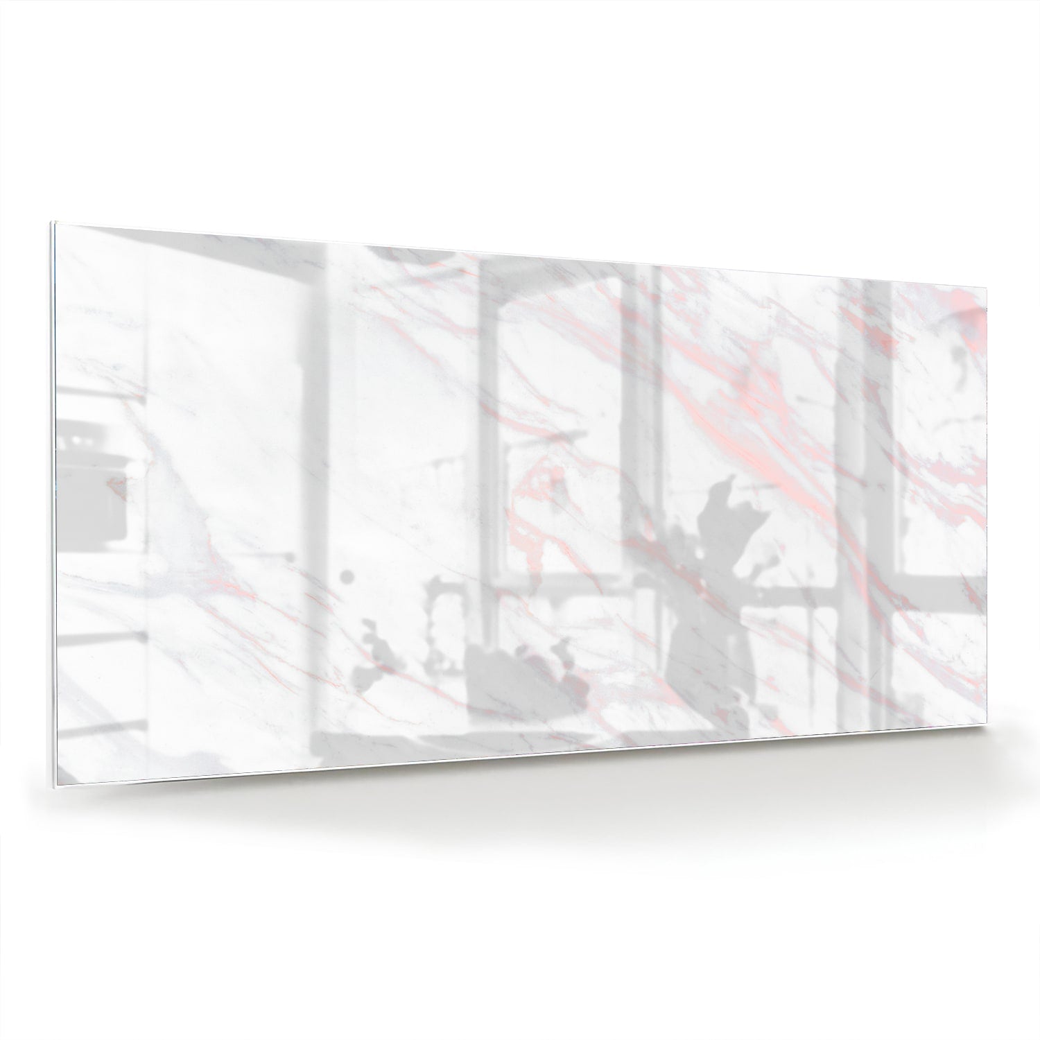 Minimalistisch glazen schilderij met marmerdetails aan de muur.