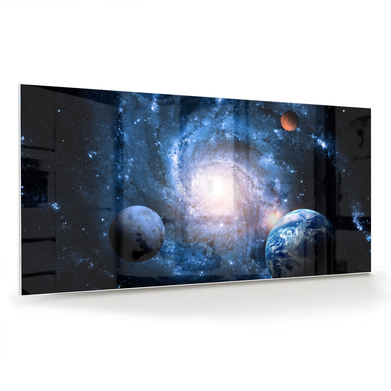 Glazen schilderij van het heelal met sterren en planeten, hangend aan de muur
