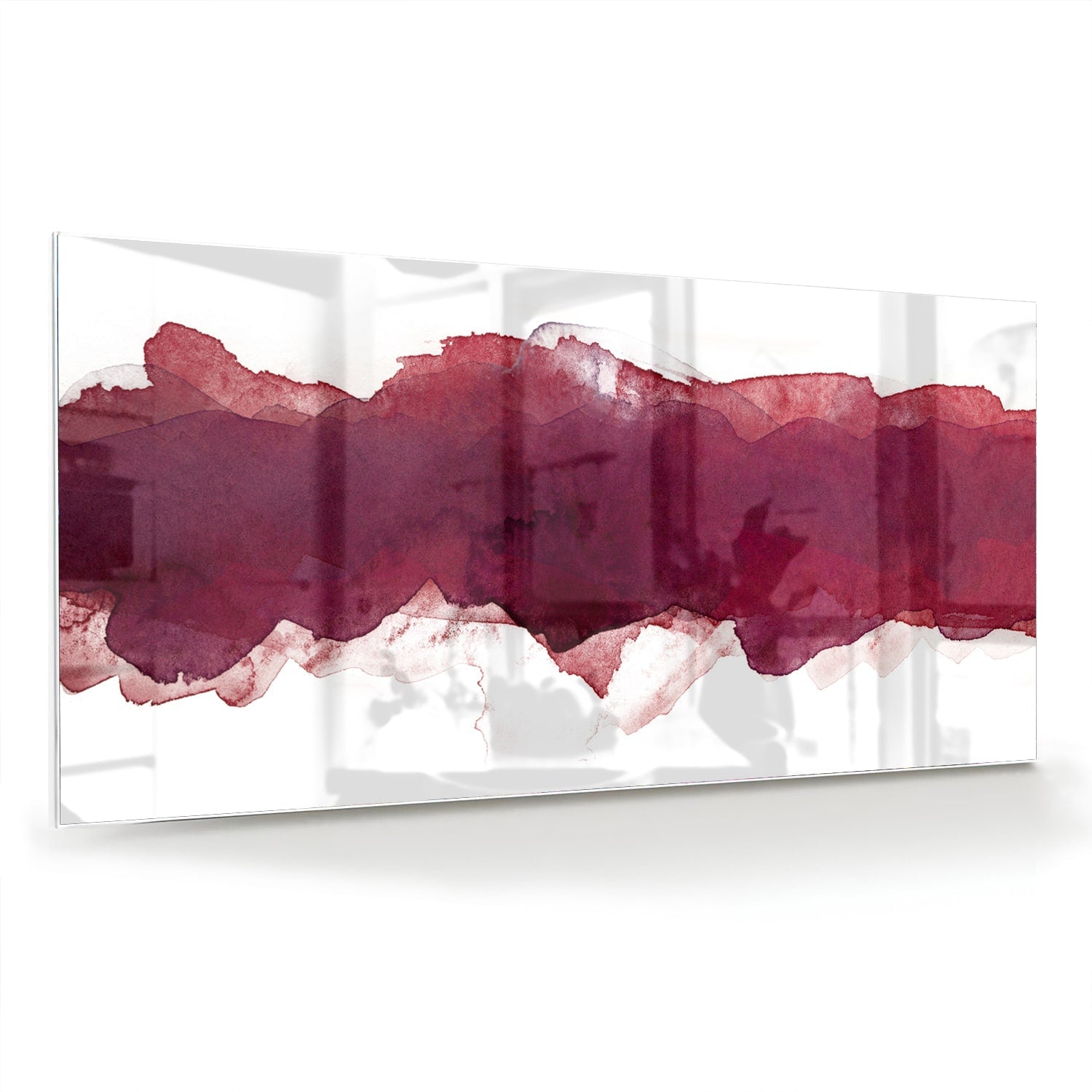 Abstract glas schilderij in dieprood gehangen boven een moderne kast