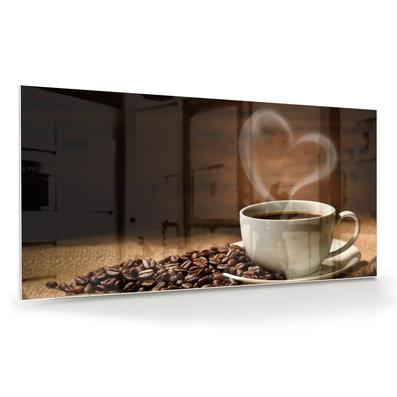 Glazen schilderij van een kop koffie met koffiebonen op een houten tafel.