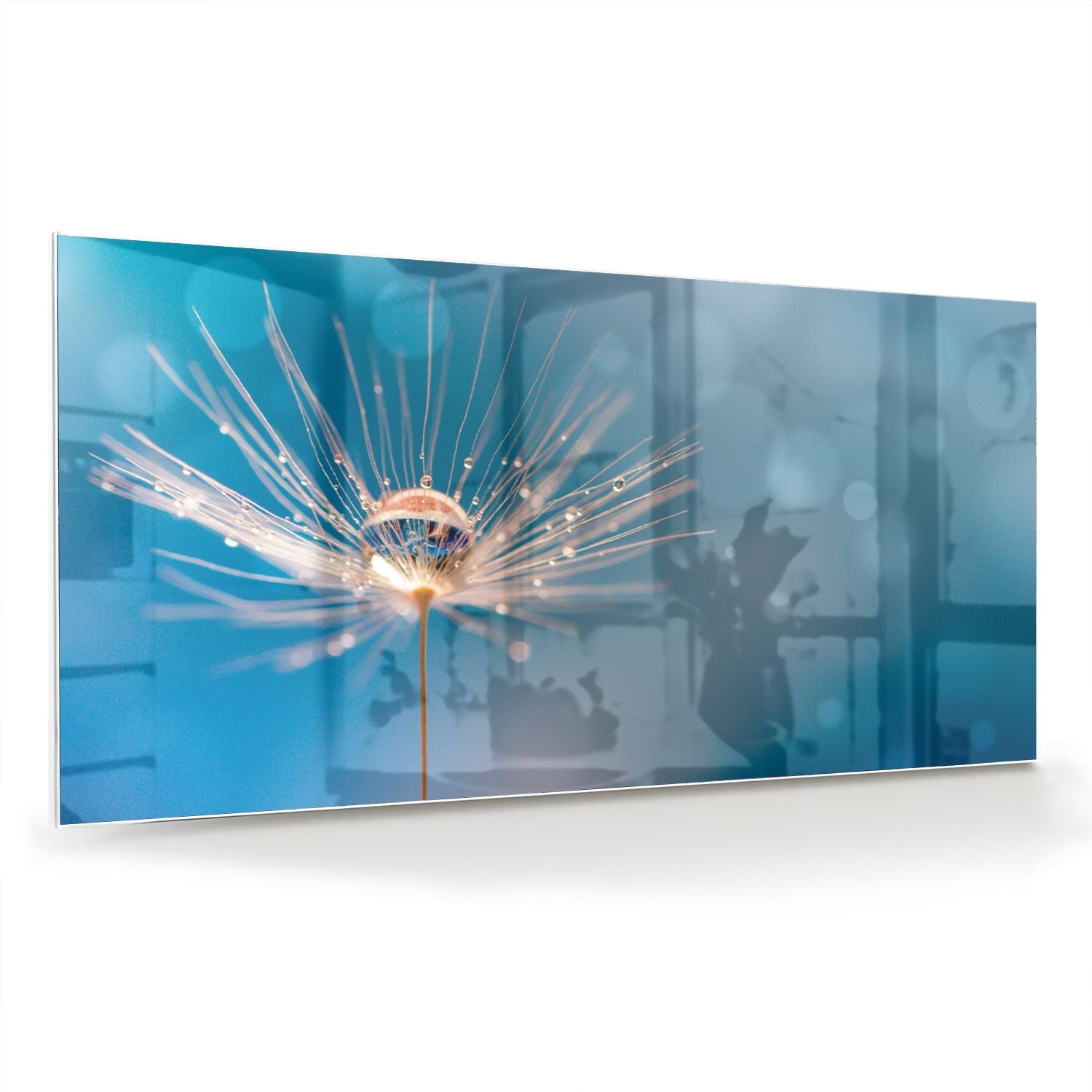 Glazen schilderij van een dandelion op een blauwe achtergrond