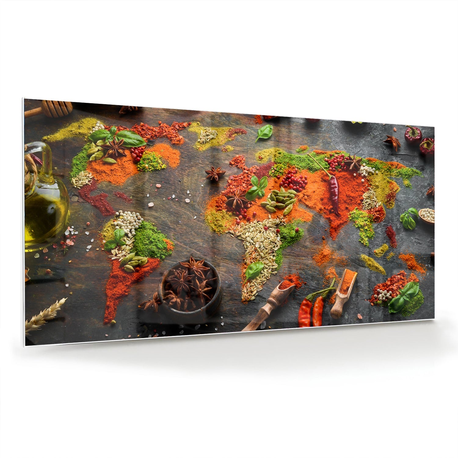 Glazen schilderij met een kleurrijke voorstelling van specerijen en groenten.