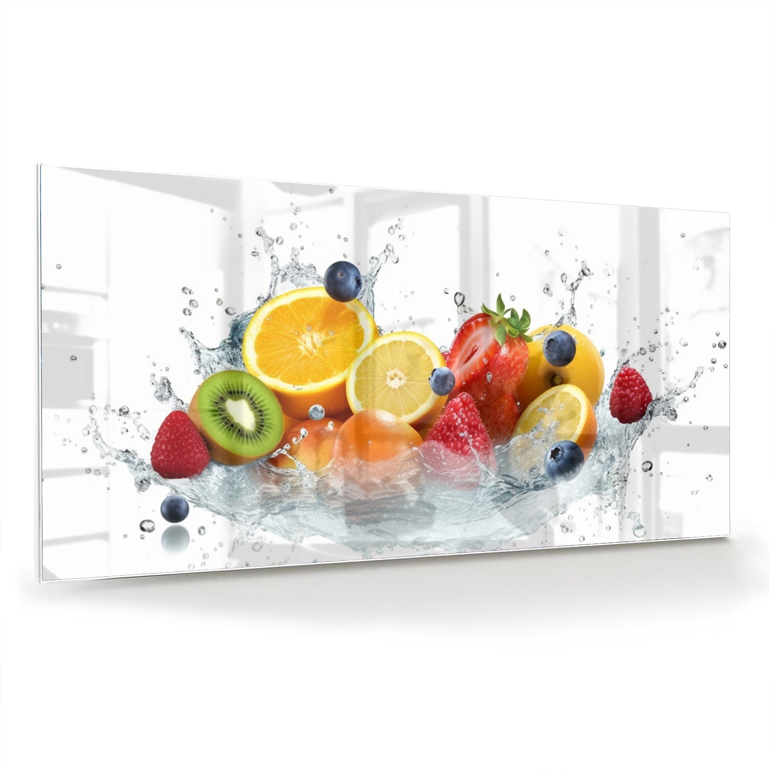 Glazen schilderij van een kleurrijke fruitcompositie aan een muur.