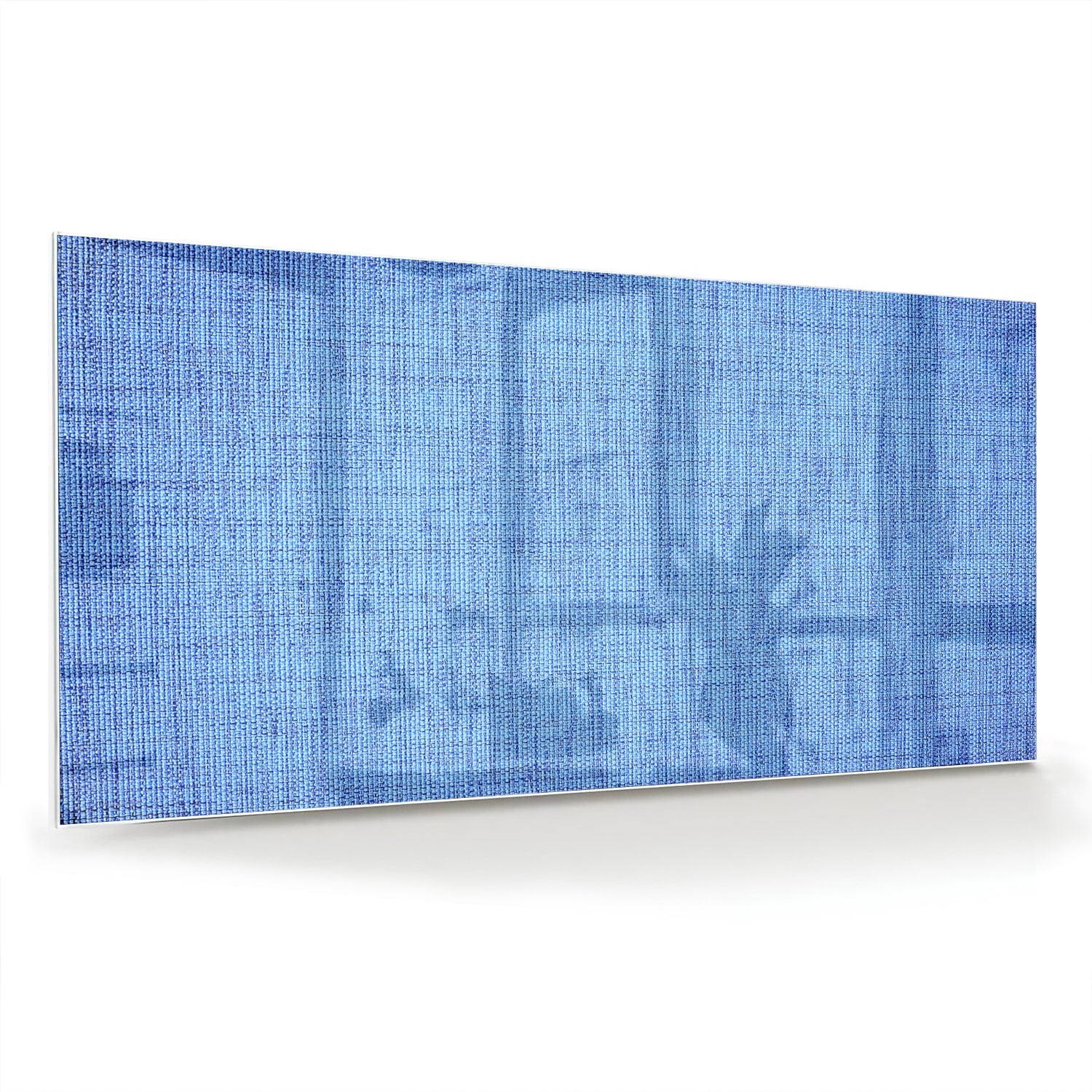 Blauw glazen schilderij aan de muur in een moderne woonkamer